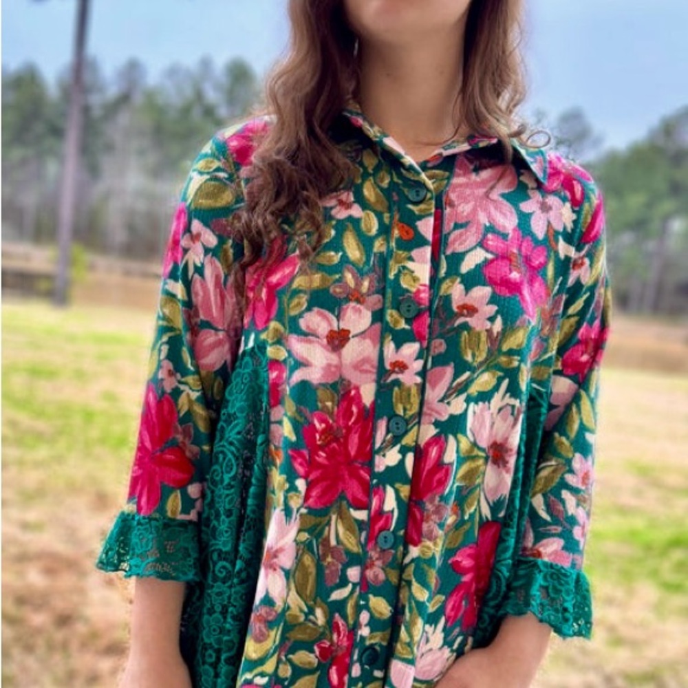 Zadie B’s Camila Tunic Top Size Medium.